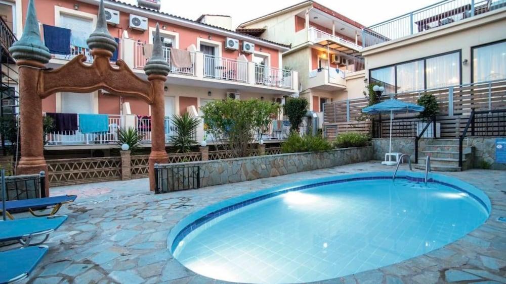 Mavrikos Hotel Plános 外观 照片
