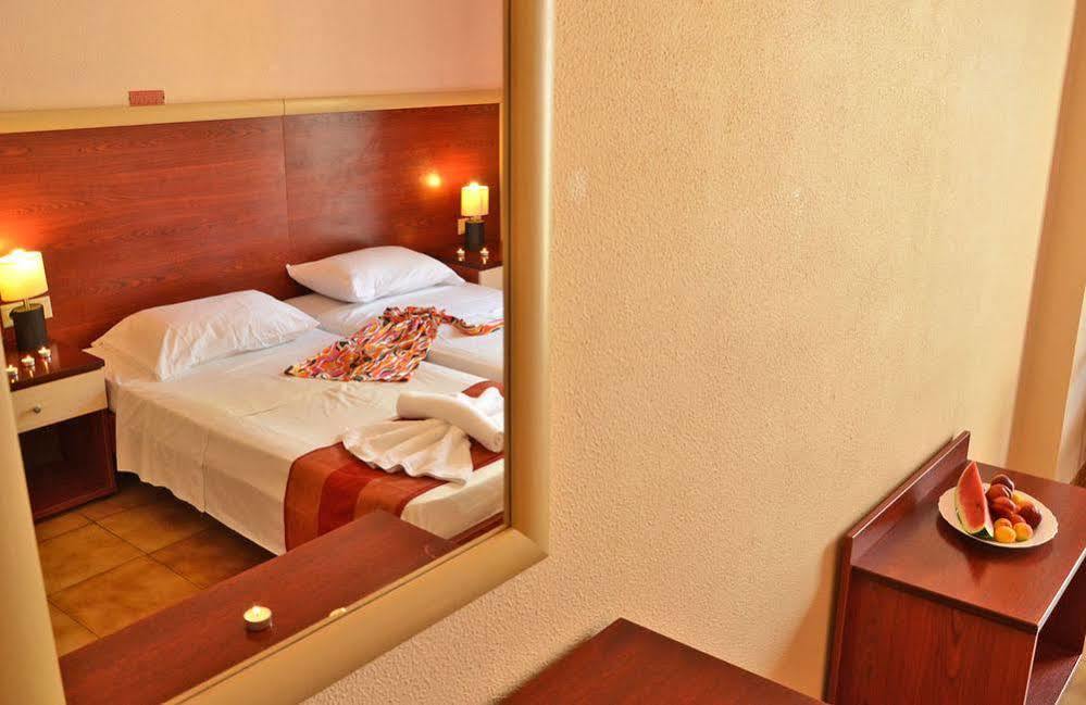 Mavrikos Hotel Plános 外观 照片