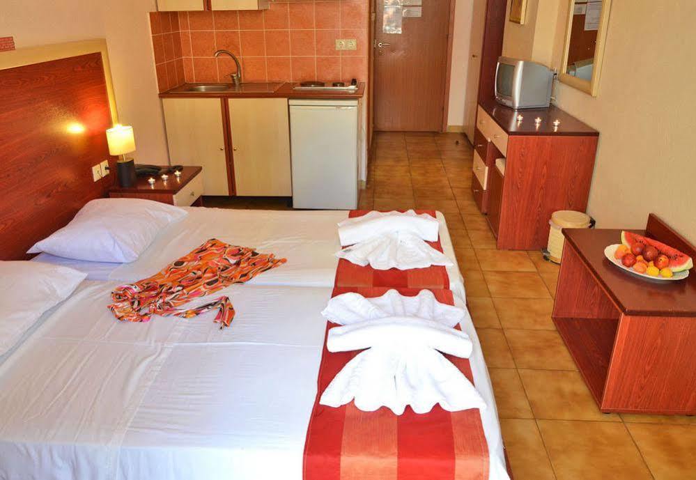 Mavrikos Hotel Plános 外观 照片