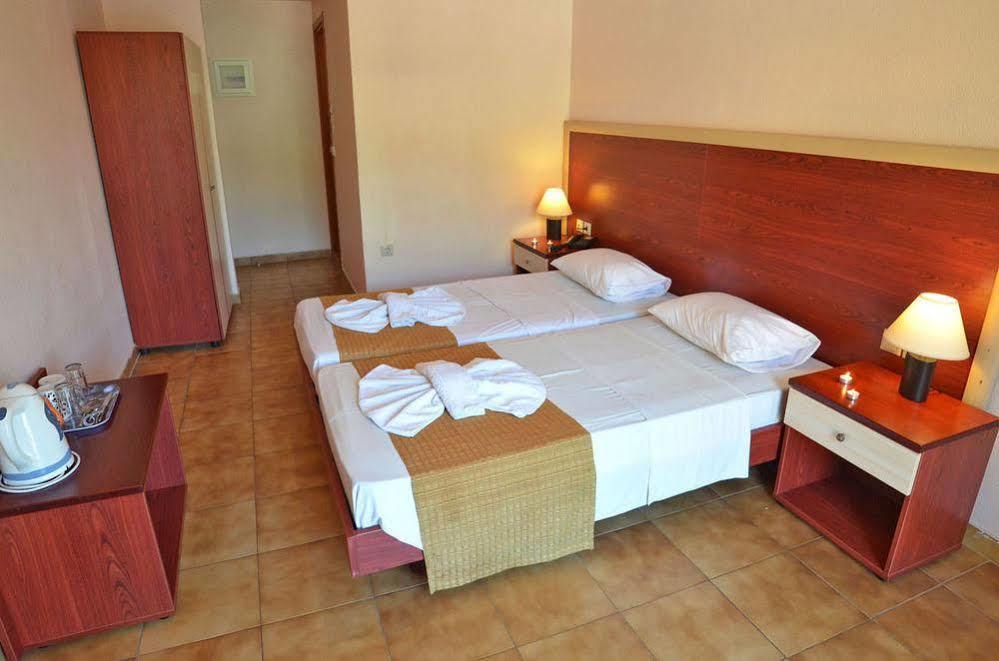 Mavrikos Hotel Plános 外观 照片